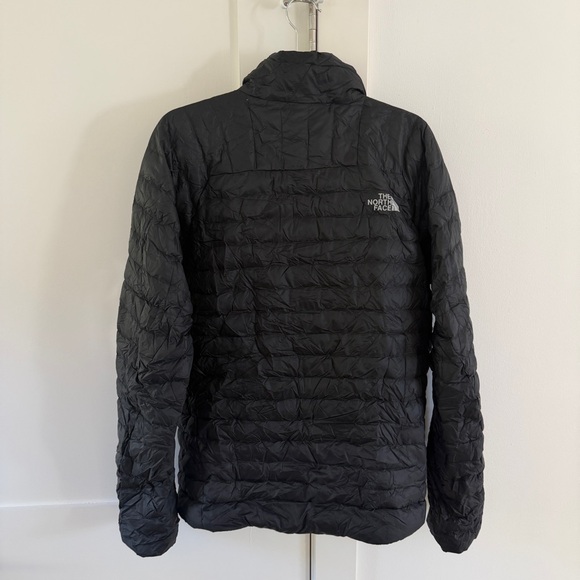 The North Face Men's Charcoal Puffer Jacket - Picture 3 of 5